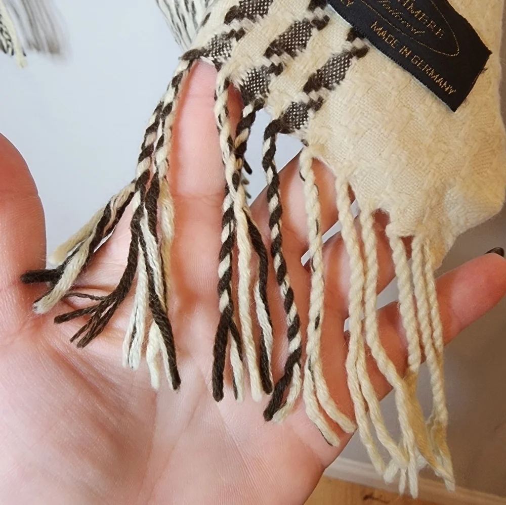 100% Cashmere Scarf Made‎ In Germany Cream And Brown Plaid Fringe Hem